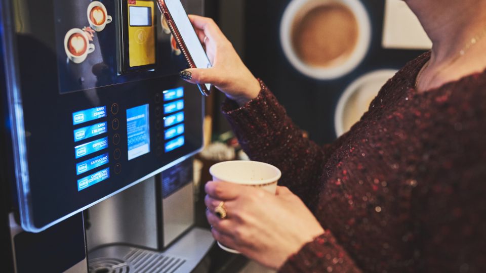Tipos de máquinas vending_ café, snacks, saludables y más_CYB SEÑOR